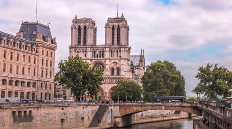 Notre Dame de Paris © Hannah Reding - Unsplash