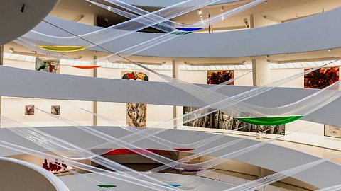 Vue de l’exposition ‘‘Gutai: Splendid Playground‘‘ au Solomon R. Guggenheim Museum, New York, 15 février – 8 mai, 2013 © Photo: David Heald