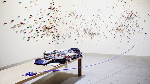 Mingwei Lee, The Mending Project 2009/2017 (mixed media interactive installation, table, chairs, thread, fabric items)