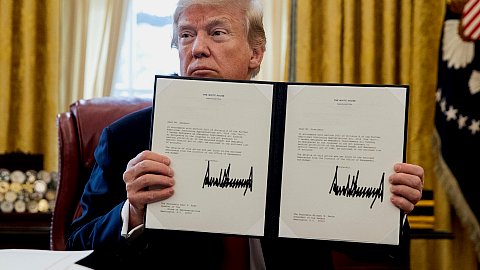 Le président des États-Unis Donald Trump lors de la signature de la réforme fiscale américaine © EFE