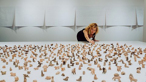 Julieta Hanono, exposition ‘‘Traducir el déborde,  una poética féministe‘‘, installation : ‘‘709 km‘‘, 2018, Musée de la mémoire, Rosario, Argentine