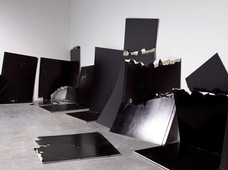 Steven Parrino, 13 Shattered Panels (for Joey Ramone), 2001, 13 standard panels of gypsium plaster board painted with black industrial © Steven Parrino, Photos by Zarko Vijatovic - Courtesy the Steven Parrino Estate and Gagosian Gallery
