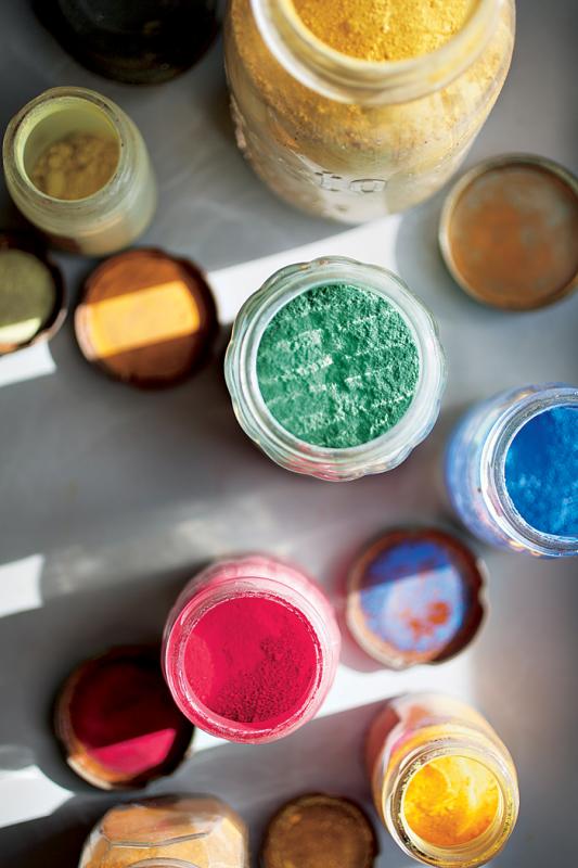Jackson and Lee’s collection of paint pigments<br>that they kept from their WPA art projects © Robyn Lea