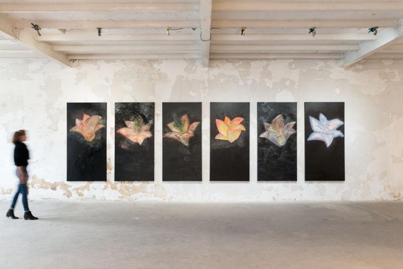 Heryun Kim, Six Lillies (Series), 2015 from the exhibition ‘Sphères 8’, GALLERIA CONTINUA / Les Moulins, France, 2015 © Courtesy Heryum Kim and 313 ART PROJECT, Seoul, Korea - Photo Oak Taylor-Smith