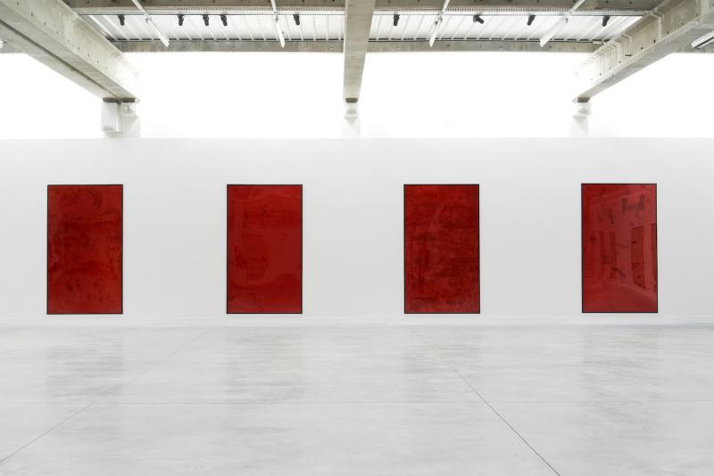 Vue partielle de l’exposition ’From red to red’, Le BOX, fonds M-ARCO, Marseille, 2015 © Photo Denis Prisset