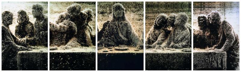 Andres Serrano, Black Supper, 1991 © A. Serrano/(Vue d’exposition, Passage du temps, Lille, 16 octobre 2007 au 1 janvier 2008, photo M. Dufour) / Pinault Collection